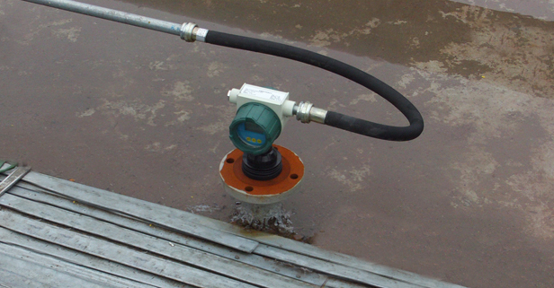 172977380879182.jpg 防爆超聲波液位計(jì)現(xiàn)場圖.JPG